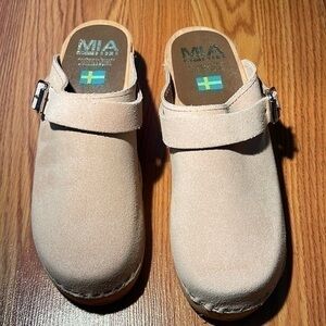 Free People Alma Clog. NWT